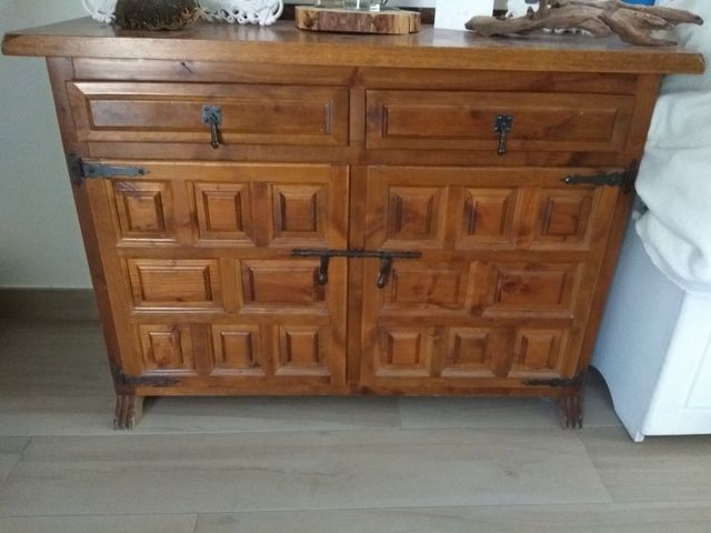 mueble madera maciza
