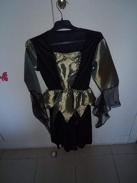 2 disfraces de bruja