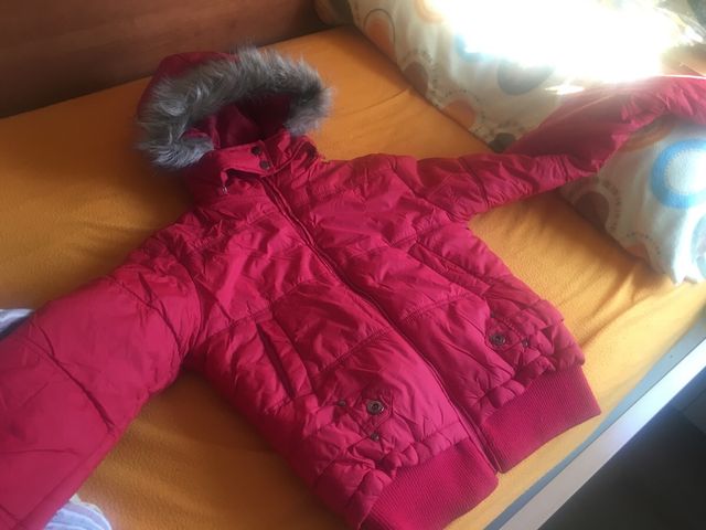 Cazadora abrigo plumas rojo COMO NUEVO