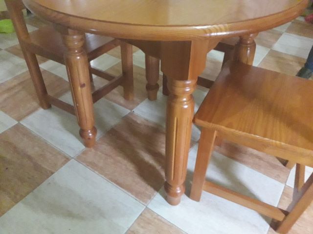 Mesa comedor con sillas PROVENZAL de segunda mano en Sevilla en WALLAPOP Mesa comedor con sillas PROVENZAL de segunda mano en Sevilla en WALLAPOP