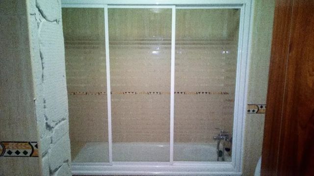 Mampara de cuarto de baño. de segunda mano en Híjar en WALLAPOP Mampara de cuarto de baño. de segunda mano en Híjar en WALLAPOP