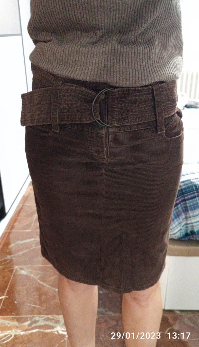 Falda pana Pull&Bear talla 38