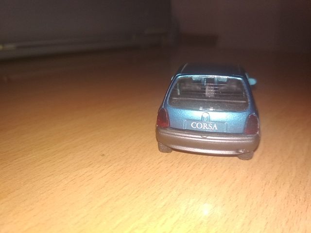 Opel Corsa A blanco coche en miniatura Schuco 1//43