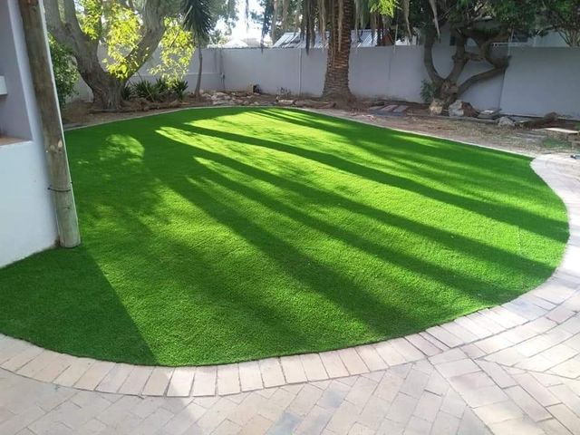 Césped artificial en elche de segunda mano por 10 € en Alicante en WALLAPOP