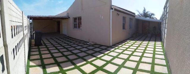 Césped artificial en elche de segunda mano por 10 € en Alicante en WALLAPOP