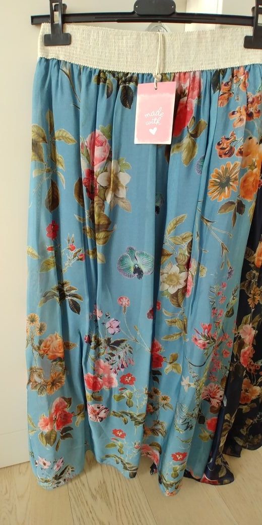 Falda larga con forro sin estrenar