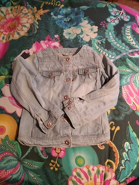 Cazadora vaquera niña, marca OKAIDI, talla 6