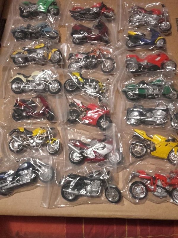 Miniaturas e motocicletas