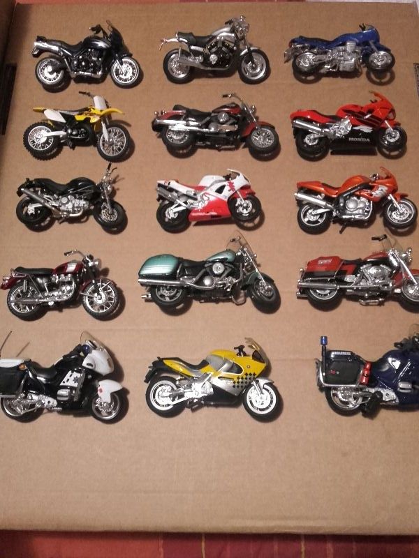 Miniaturas e motocicletas