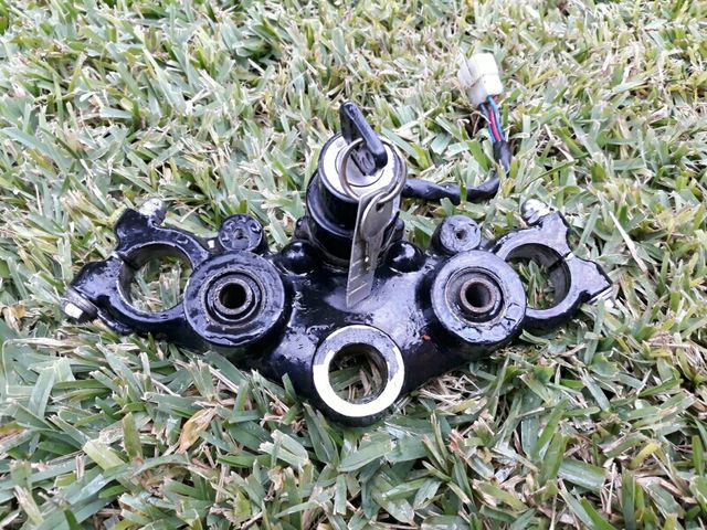 Tija con llave yamaha sr 250