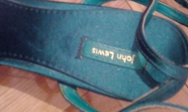 Sandalias nuevas marca John Lewis