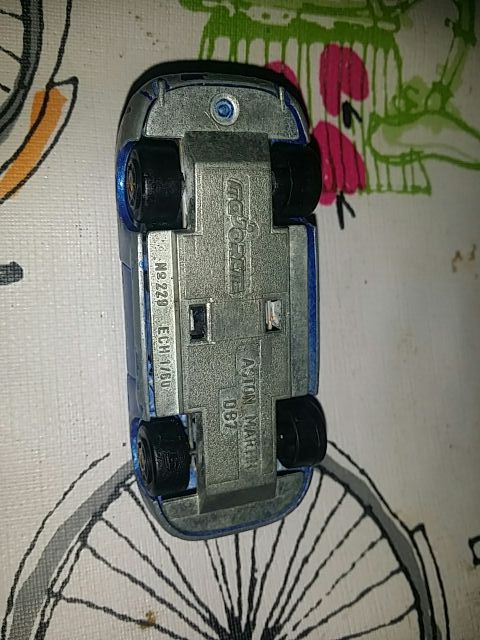 Aston Martin majorette 