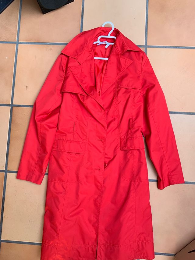 Impermeable rojo