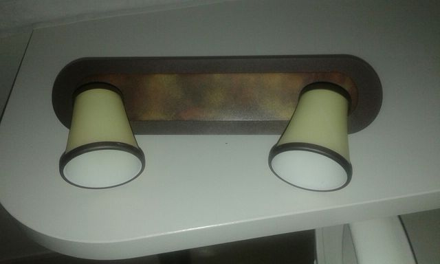 Plafon con dos focos