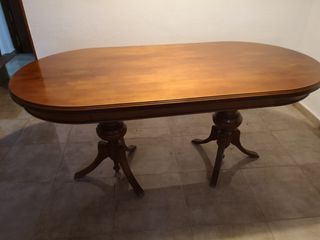 Mesa comedor ovalada de segunda mano por 100 € en Málaga en WALLAPOP Mesa comedor ovalada de segunda mano por 100 € en Málaga en WALLAPOP