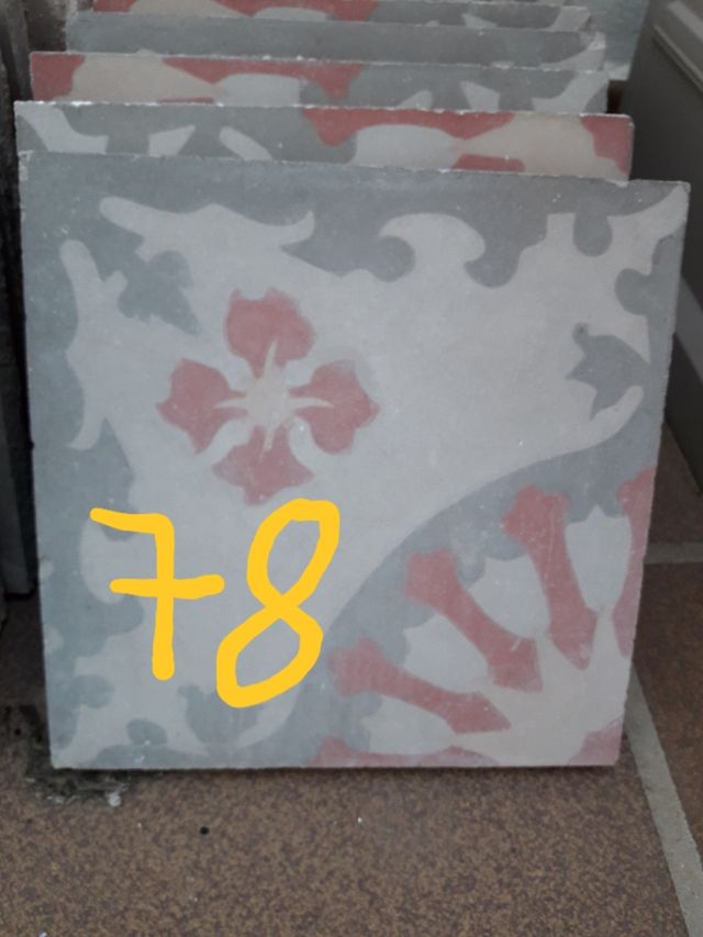 Baldosas hidráulicas.