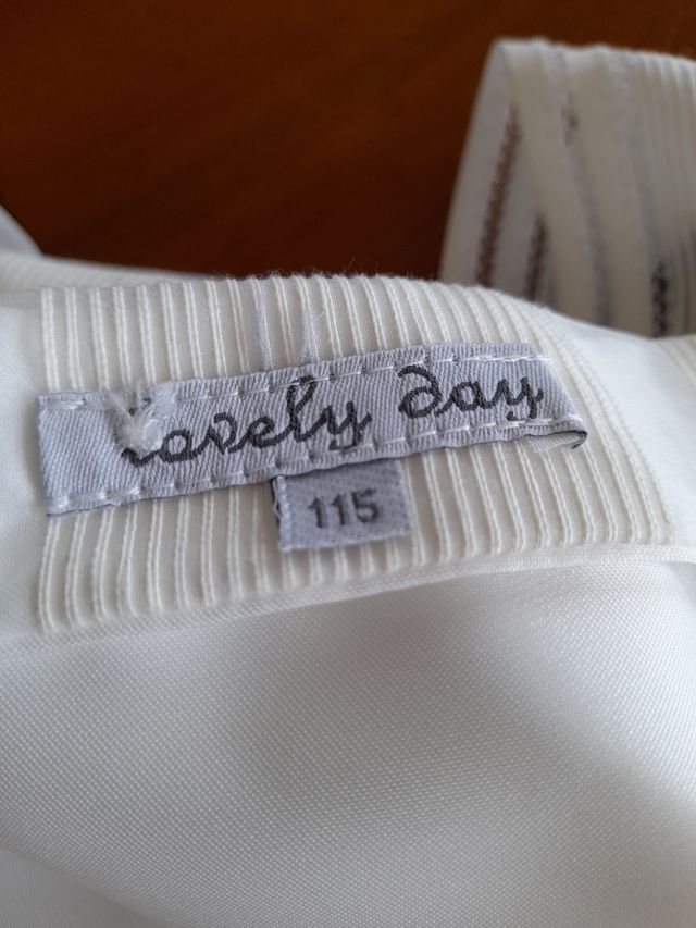 Vestido de comunión  nuevo, talla 115.