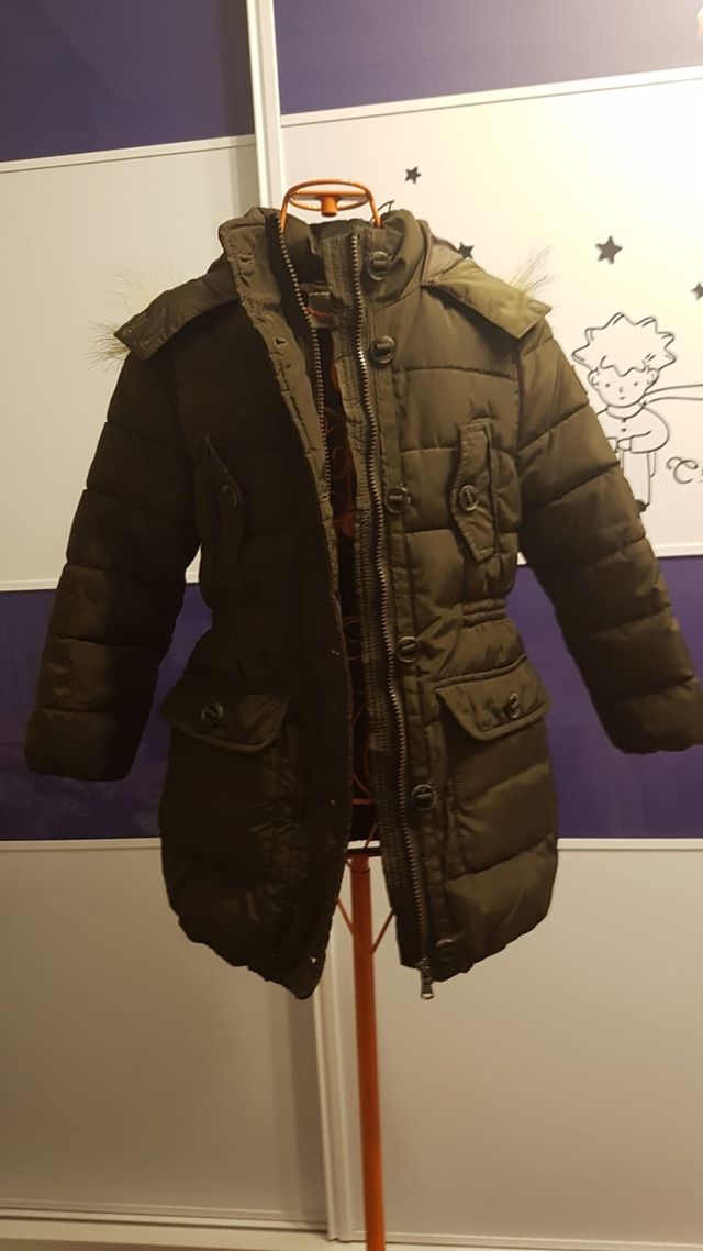 Cappotto impermeabile Roberto Torretta con cappuccio.