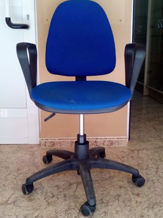 Sillas de oficina con ruedas de segunda mano en Valencia en WALLAPOP Sillas de oficina con ruedas de segunda mano en Valencia en WALLAPOP