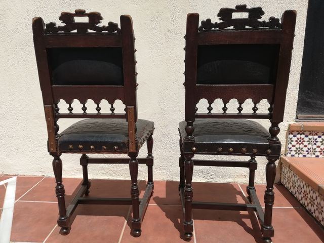 SILLAS CUERO REPUJADO SIGLO XIX