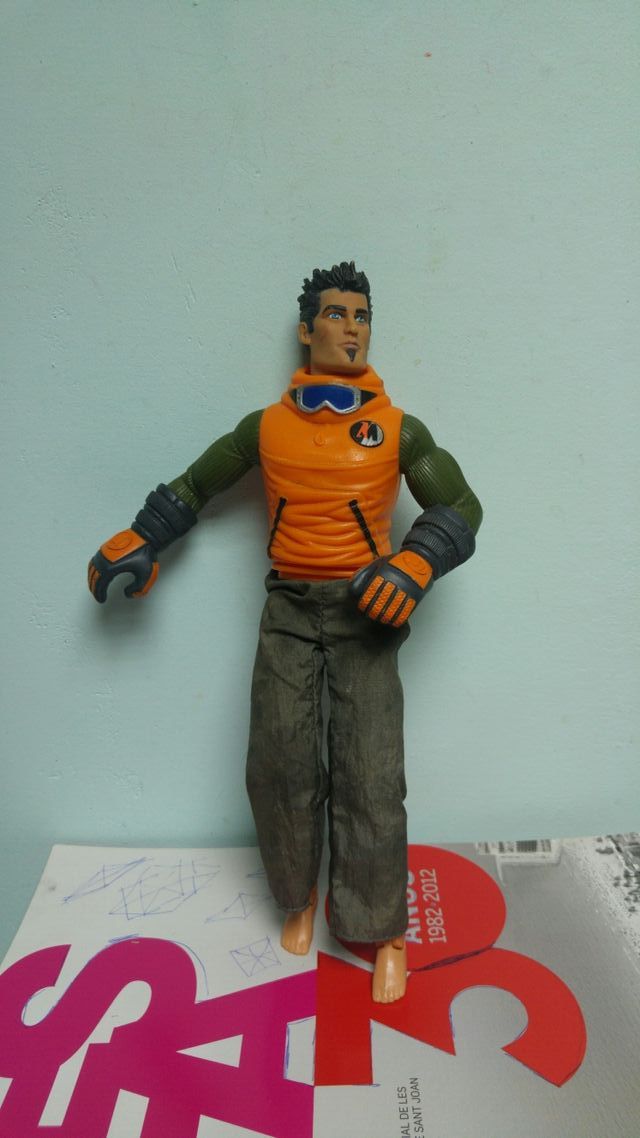 muñecos action man y barbie