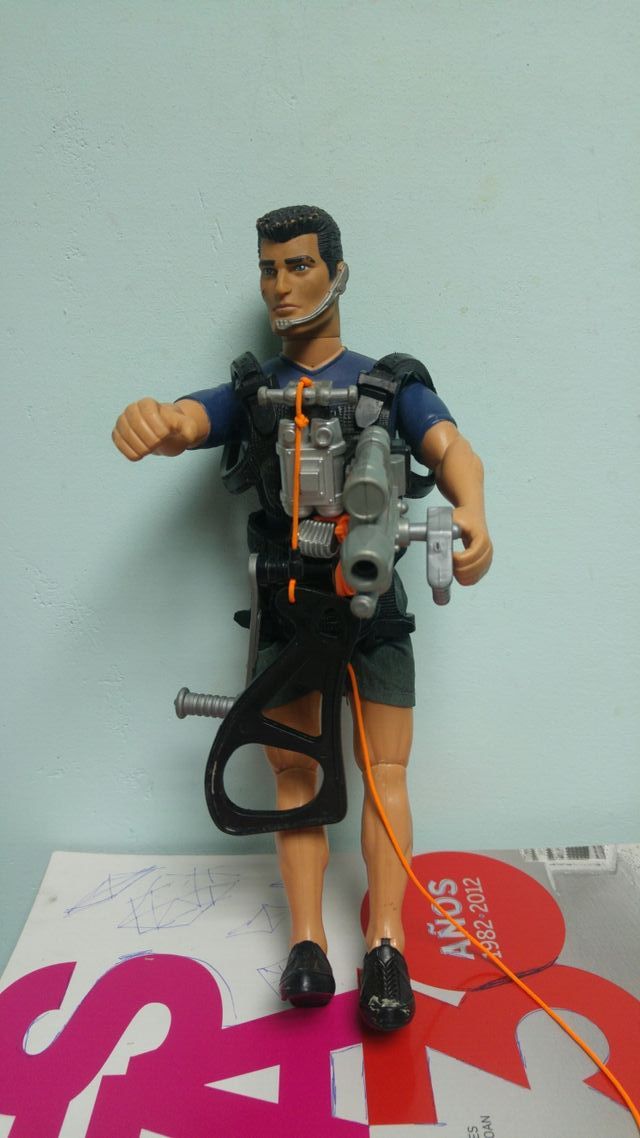 muñecos action man y barbie