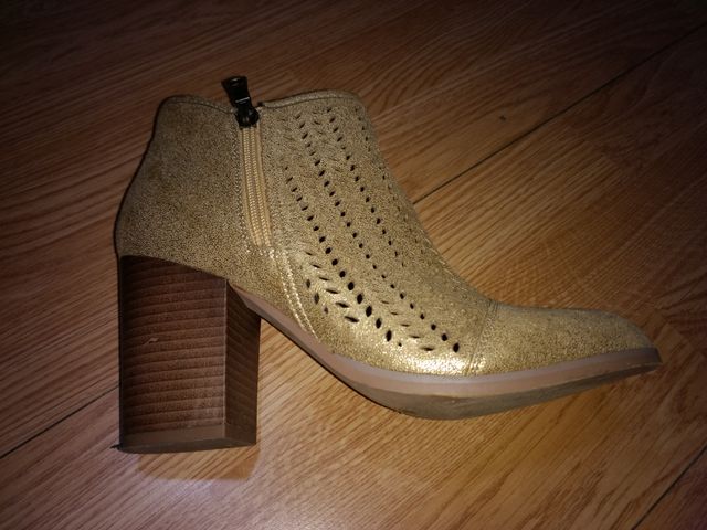 Zapatos dorados talla 38