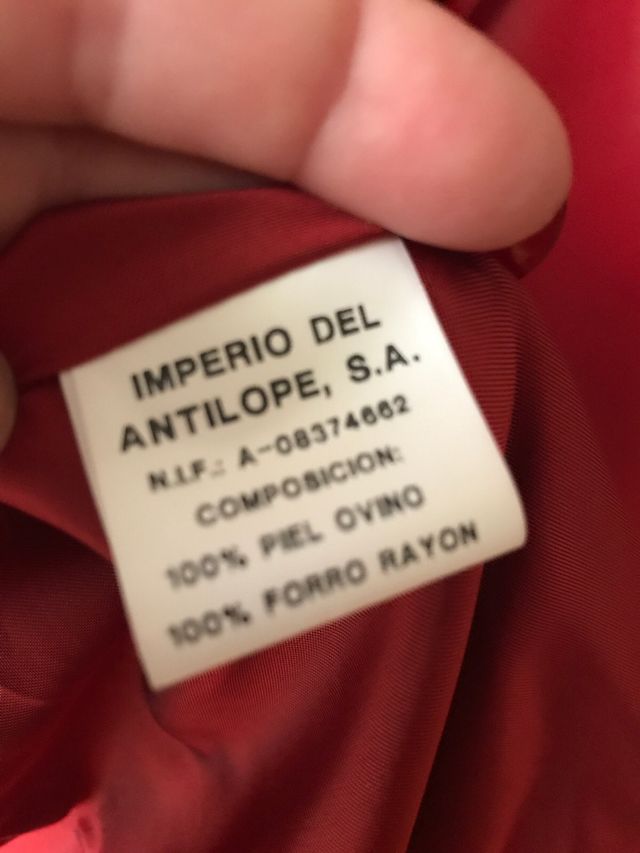 Americana piel color rojo