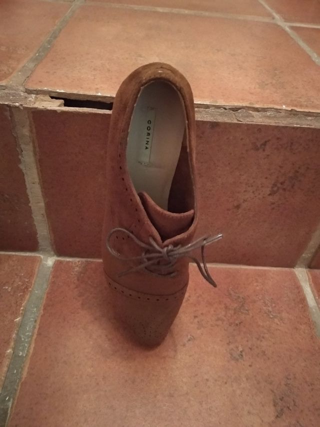 Zapatos Corina t.40 color marron