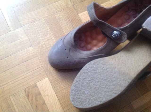 Merceditas de tacón con suela de goma 