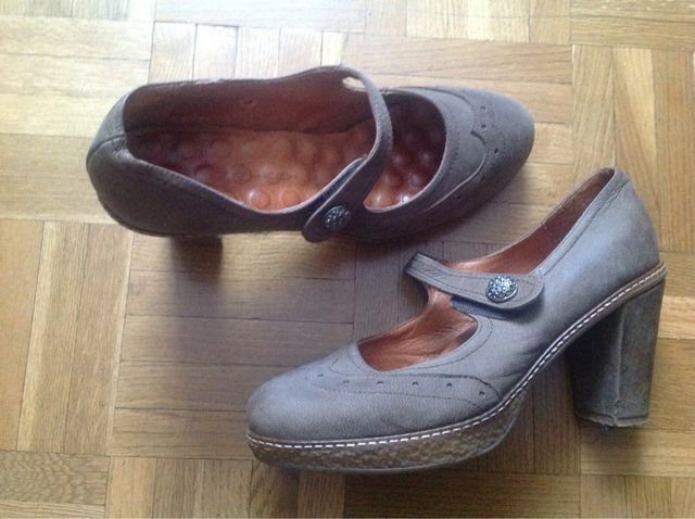 Merceditas de tacón con suela de goma 