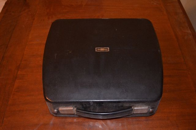 Maquina de escribir Koniger. Española. Buen estado