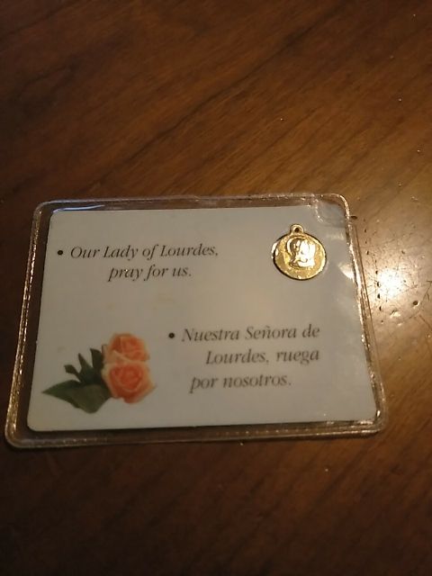 medalla Lourdes