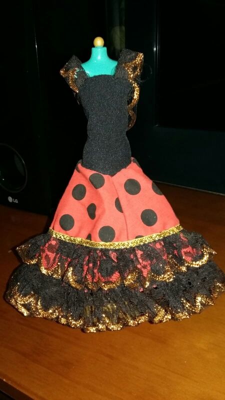 vestido barbie muñecas