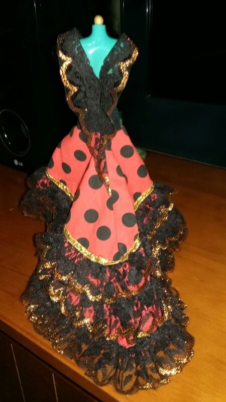 vestido barbie muñecas