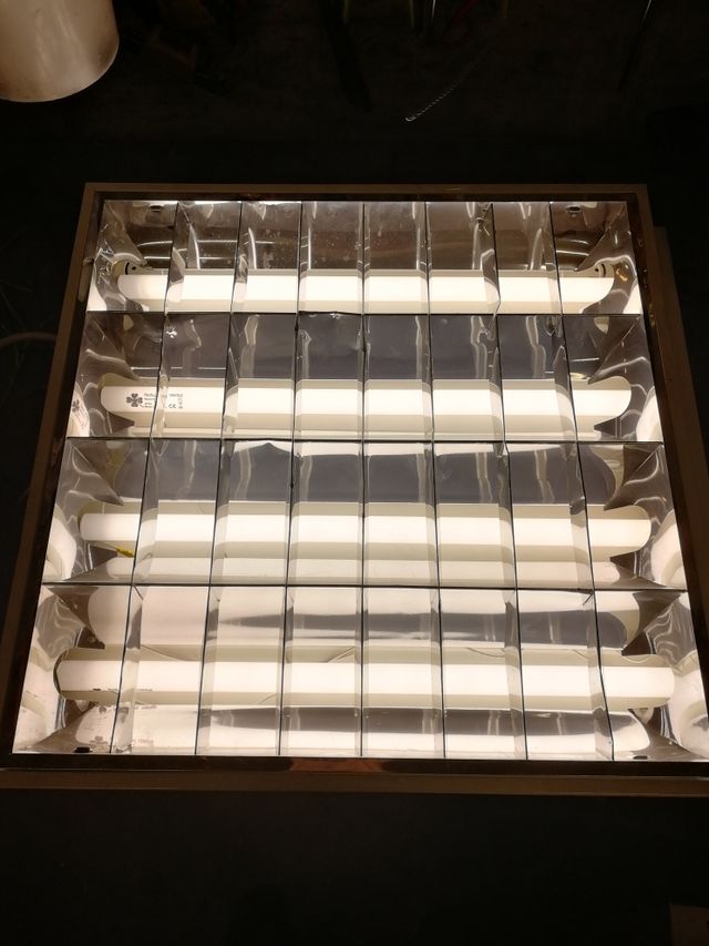 PANTALLAS LUZ de segunda mano por 8 € en Madrid en WALLAPOP