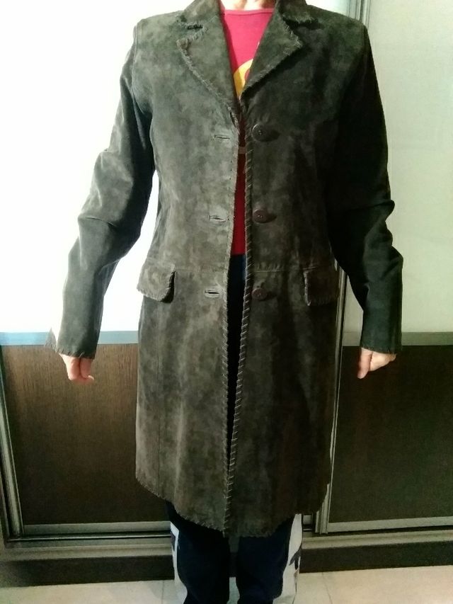 Abrigo piel. seminuevo. Color marron