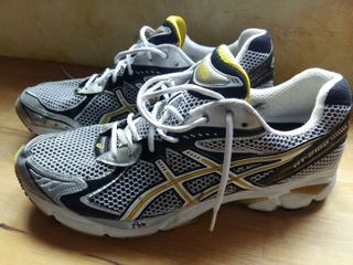{keywor d} asics 35