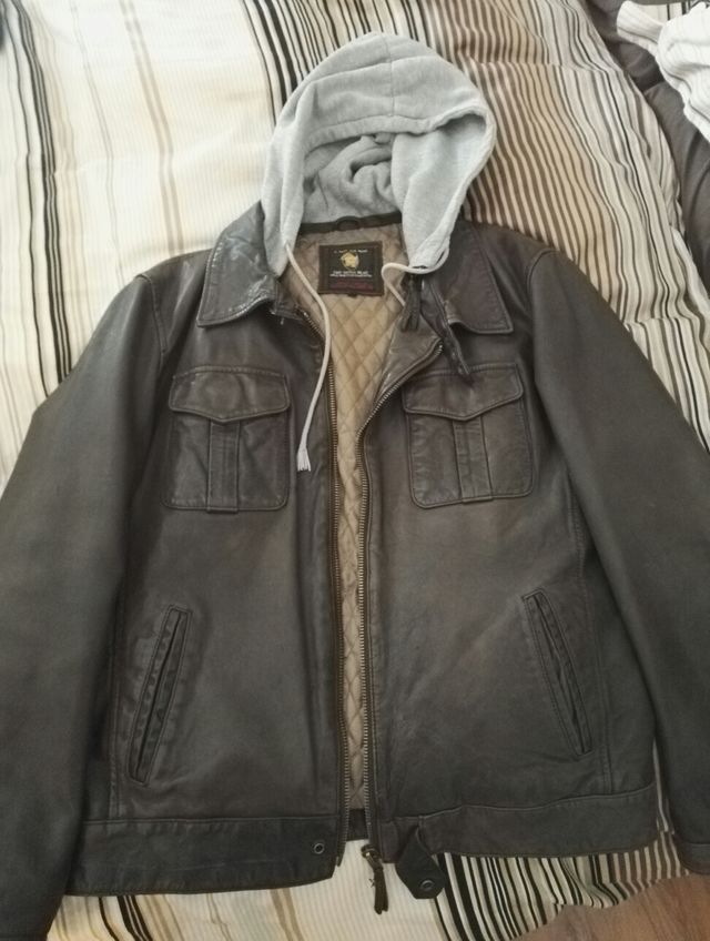 Cazadora de cuero
