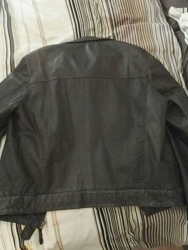 Cazadora de cuero