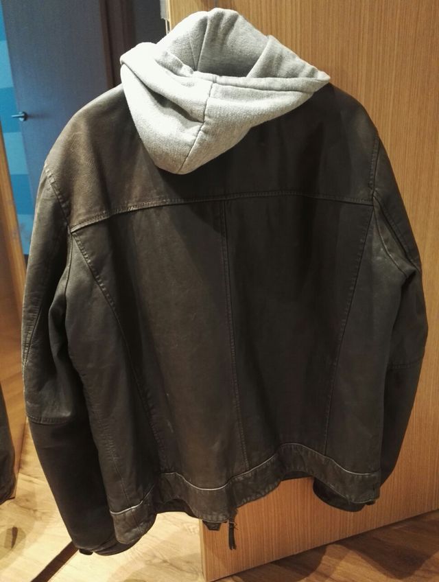 Cazadora de cuero
