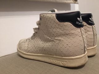 Botines Adidas stan smith y zapatillas stan smith de segunda mano por 40  EUR en Madrid en WALLAPOP