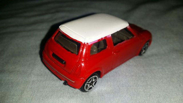 mini Cooper escala 1 : 64 igual guisval 