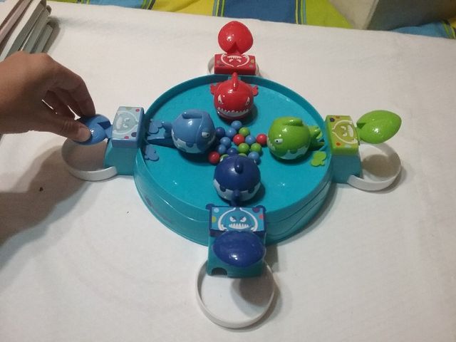 Juego Piraña tragabolas.