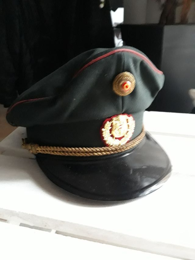 Gorra plato policía austriaca.