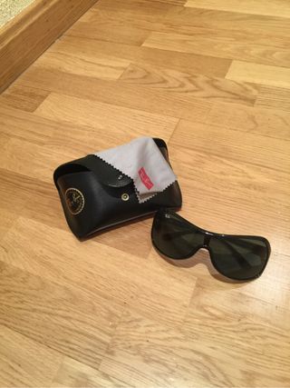 Gafas Ray Ban 4086 60171 3N de segunda mano por 25 € en Gafas Ray Ban de segunda mano por 25 € en Alcalá de Henares