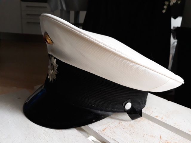 Gorra plato policía alemana.
