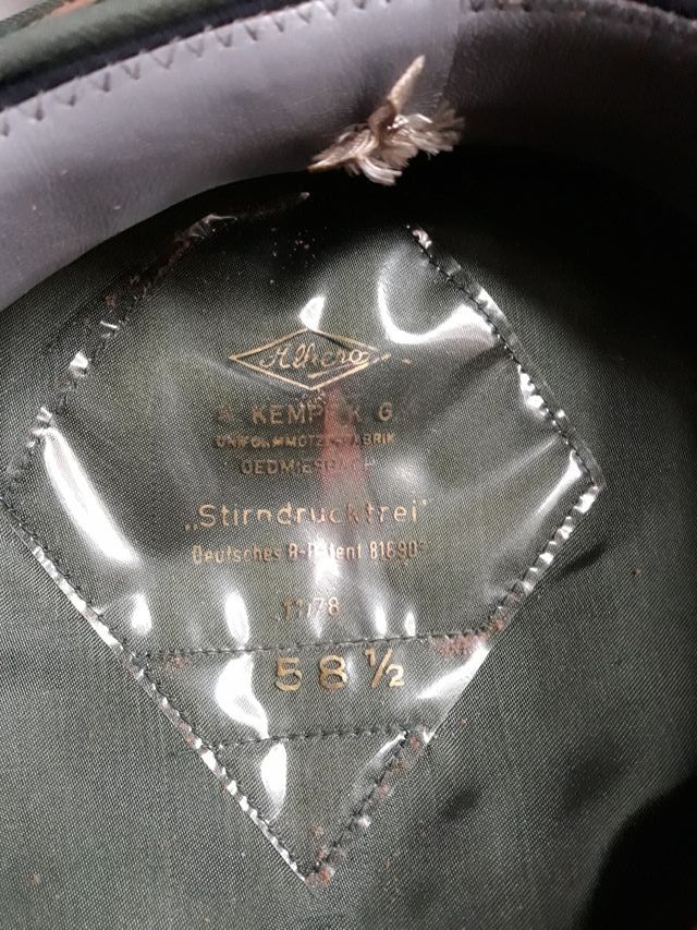 Gorra plato policía alemana.