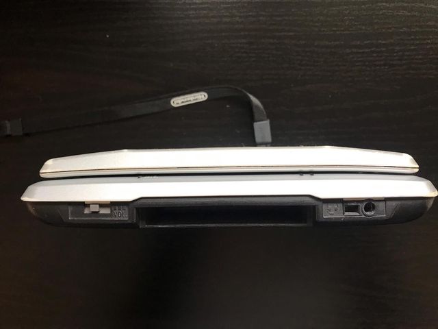 Nintendo DS plateada