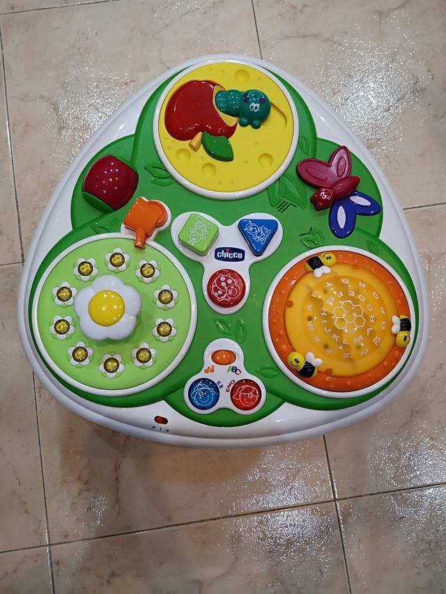 Mesa actividades Chicco